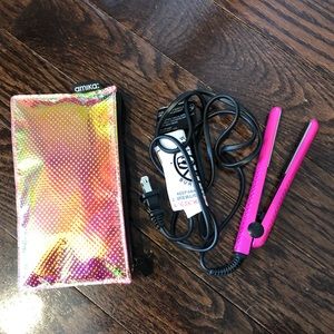 Amika Mini Travel Hair Straightener
